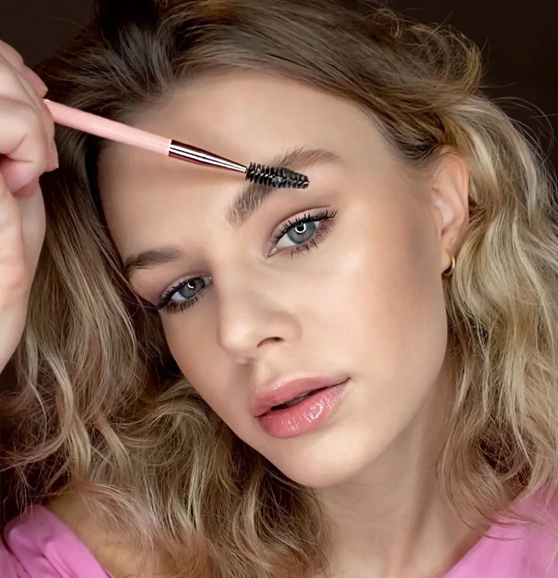 HOLD UP! Flexible Brow Wax   Dual Angled Brush