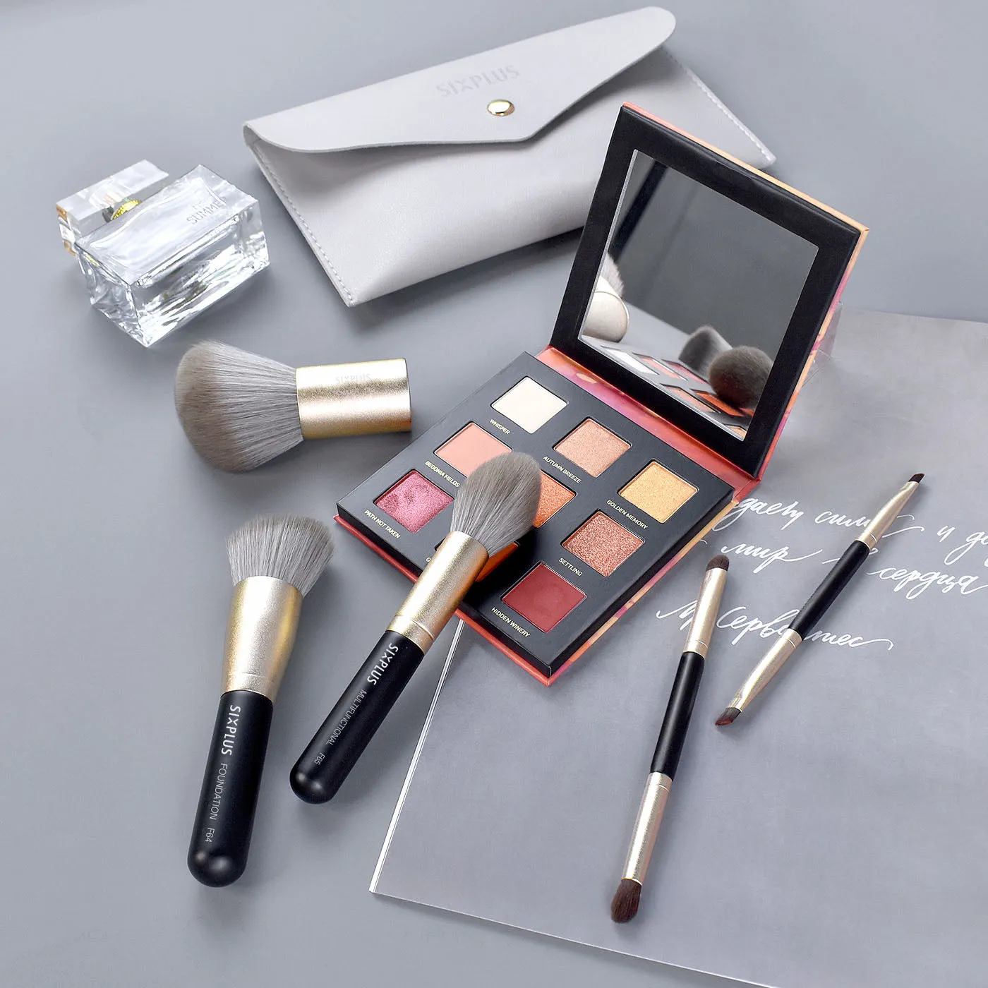 SIXPLUS 5PCS Portable Makeup Brush Set