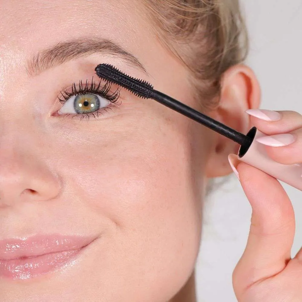 Upgraded Lashes™ Thickening Mascara